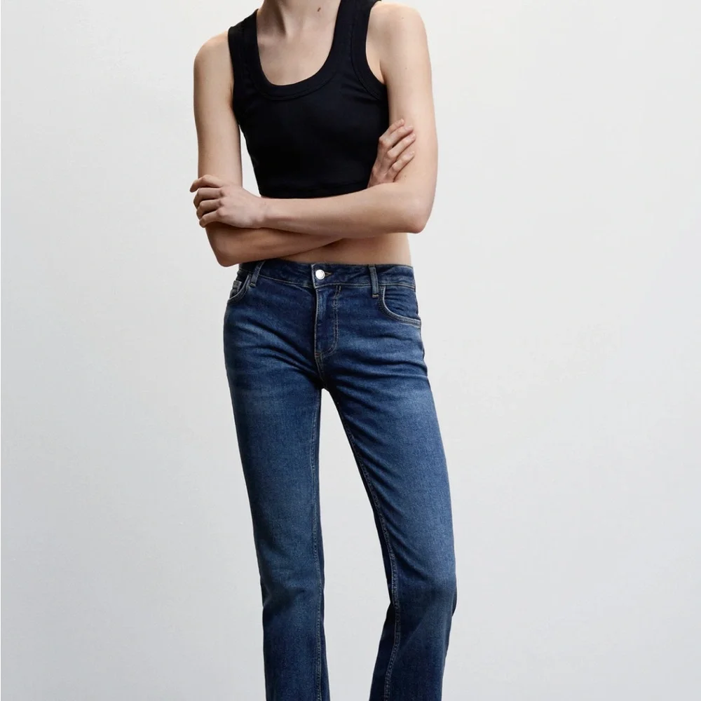 Mango Low-rise flared blue jeans Straight Classic Style worn ONCE 😍